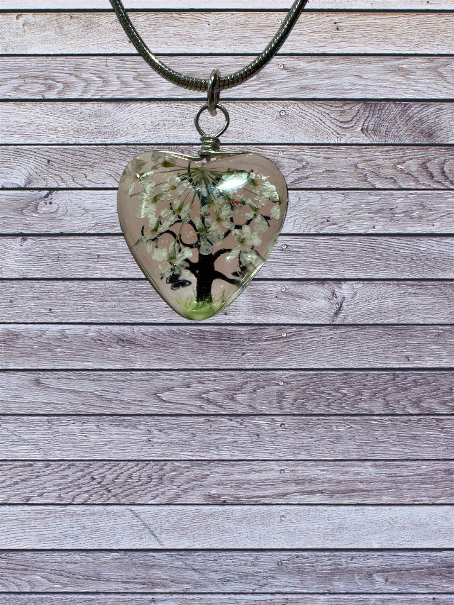 Resin Heart-shaped Tree of Life 20 inch Necklace - Silver