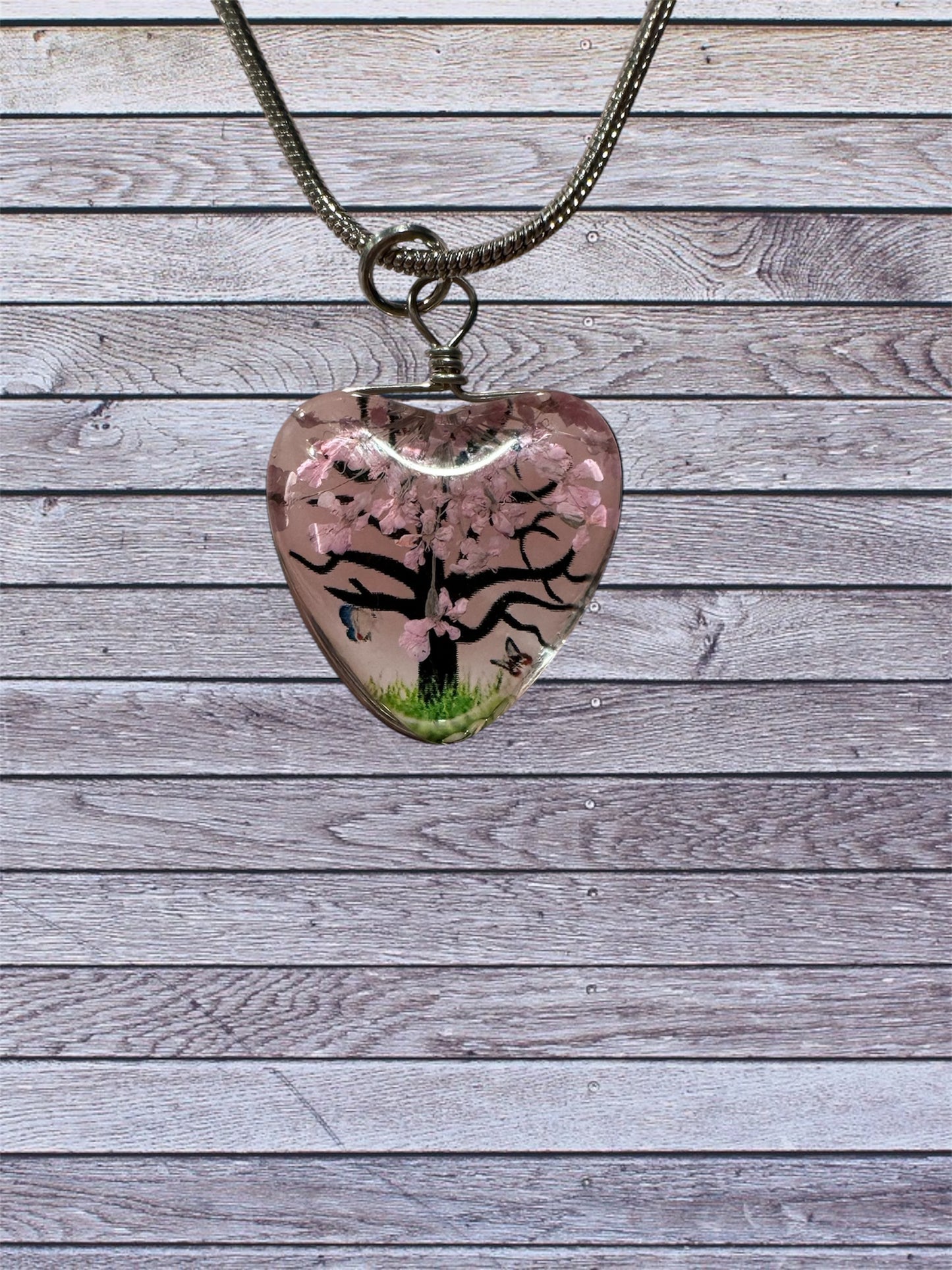 Resin Heart-shaped Tree of Life 20 inch Necklace - Silver